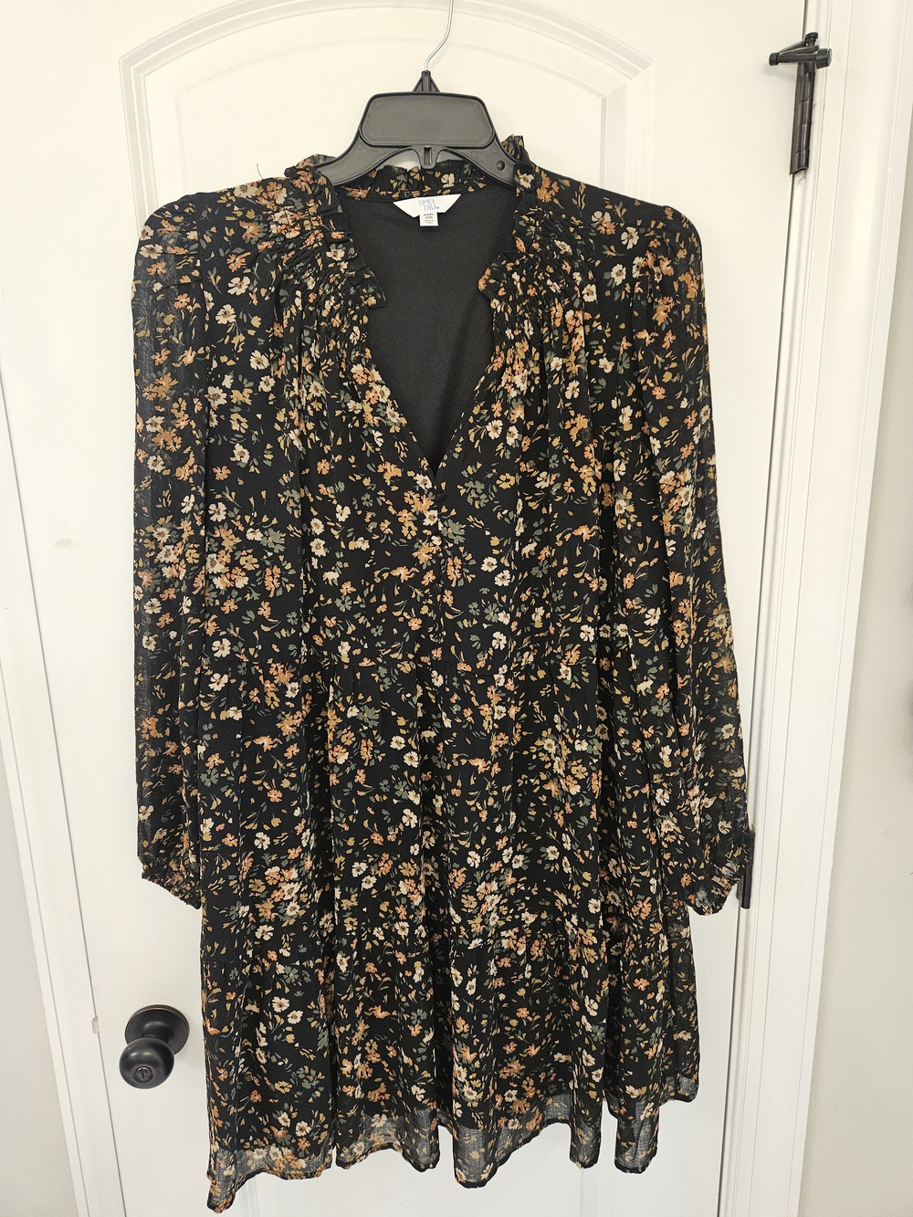 Time and Tru Black Floral V-Neck Tiered Long Sleeve Dress
